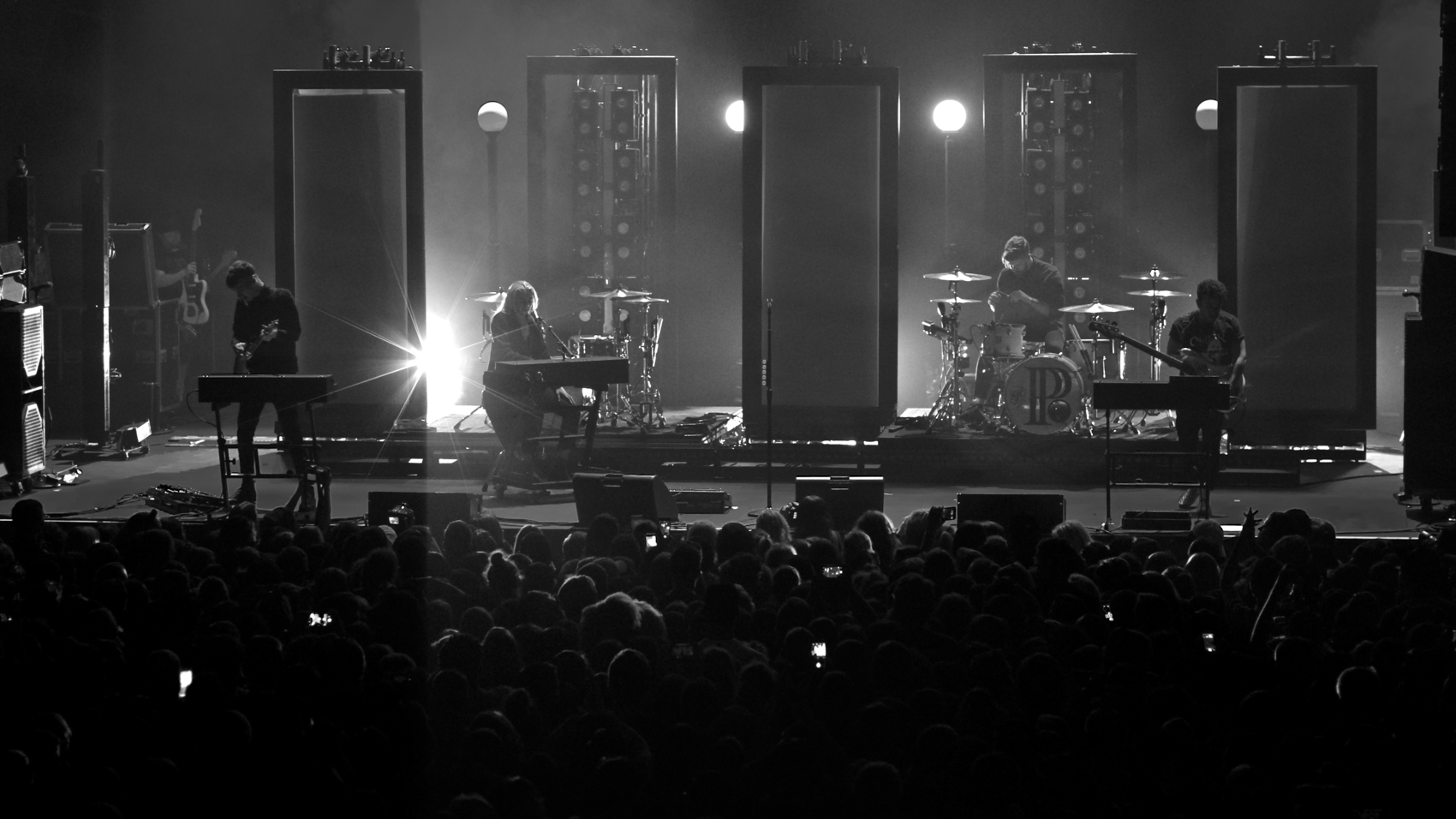 PVRIS
Electric Factory
Philadelphia, Pa
October 8, 2017

DerekBrad.com